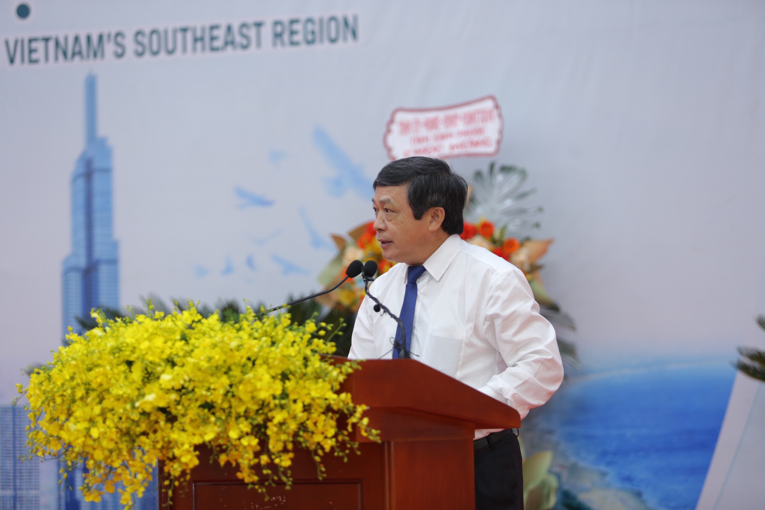 Thứ trưởng Bộ VHTTDL Đoàn Văn Việt phát biểu tại hội nghị